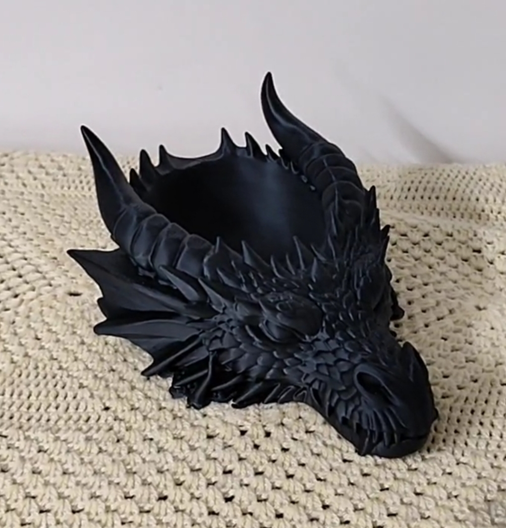 Dragon head catch-all tray