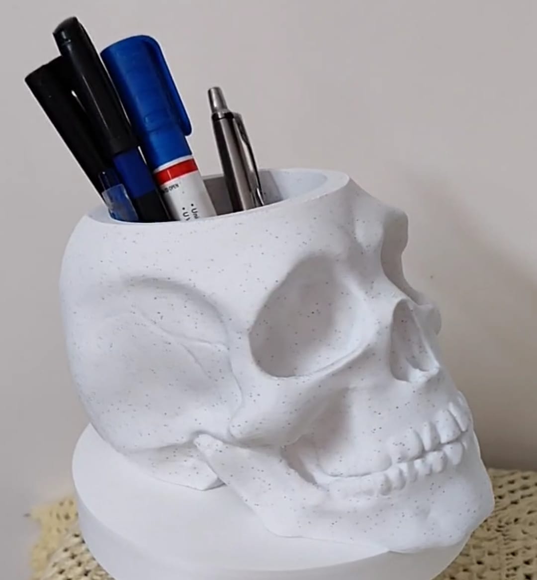 Pen holder skull